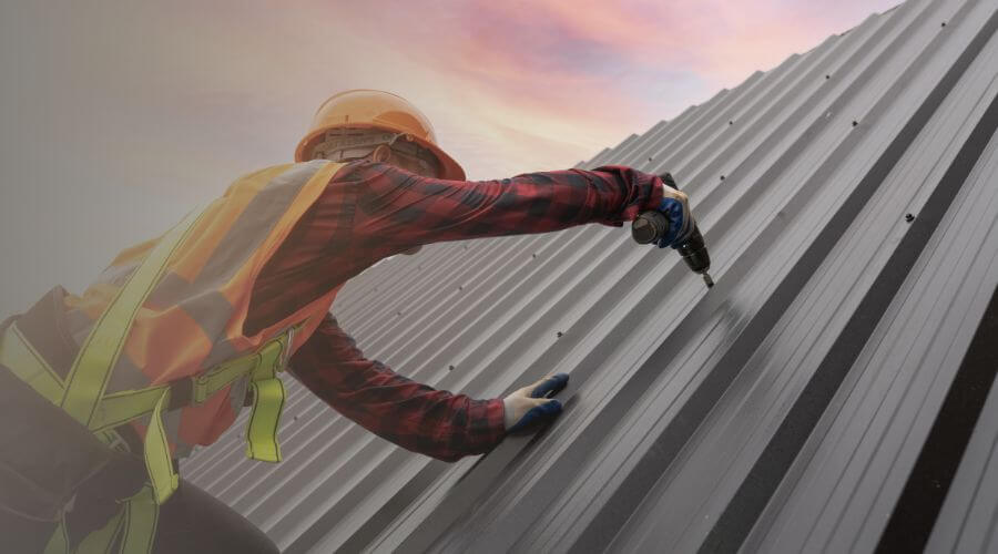 Professional gutter cleaning in Calumet, IA